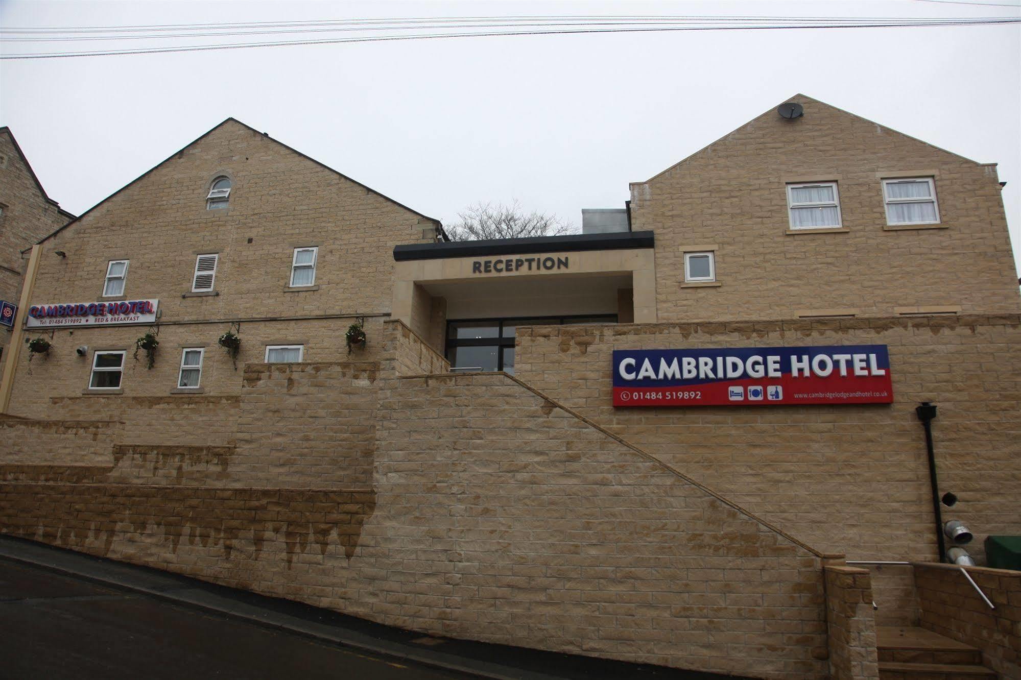 Cambridge Hotel Huddersfield Exterior foto
